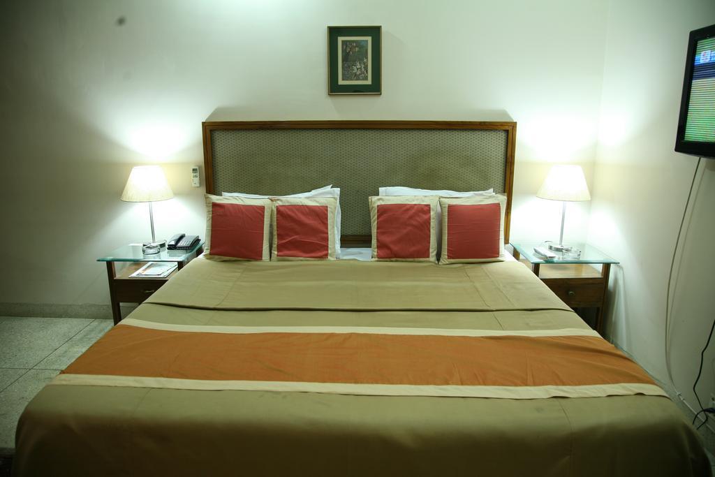 The Royal Residency Hotel New Delhi Exterior photo