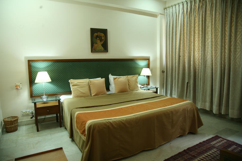 The Royal Residency Hotel New Delhi Exterior photo